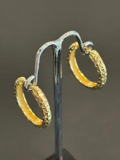 עגילי חישוק , זהב 14K חריטות לייזר