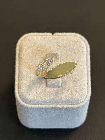 טבעת זהב צהוב עיצוב מודרני 14K