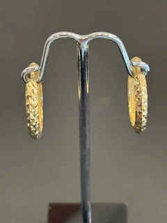 עגילי חישוק , זהב 14K חריטות לייזר